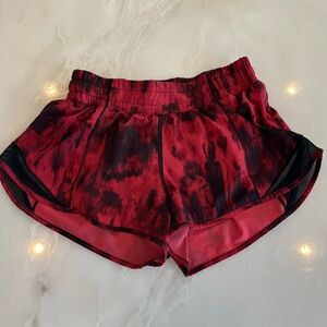 Lululemon- Hotty Hot Low-Rise Lined Shorts 2.5 inch, Size 4 reg